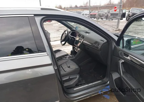 2021 Volkswagen Tiguan 2.0T Sel Premium R-Line z USA, uszkodzony, nr VIN 3VV4B7AX5MM081601